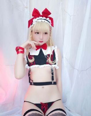 鬼剧院之惊青艳女郎